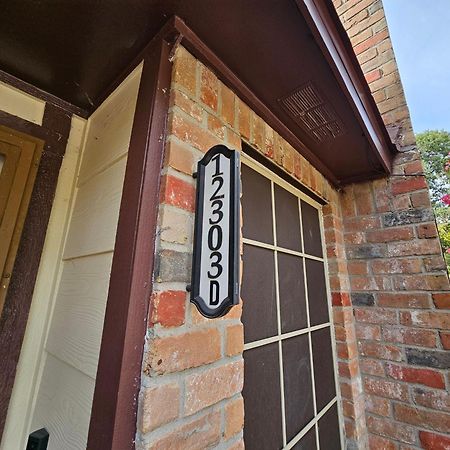 Centrally Located Houston Retreat! Sleeps 8, 10 Min To Downtown, Free Parking Εξωτερικό φωτογραφία