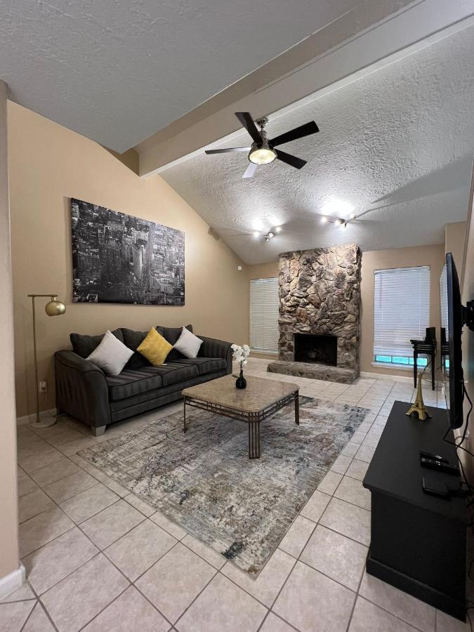 Centrally Located Houston Retreat! Sleeps 8, 10 Min To Downtown, Free Parking Εξωτερικό φωτογραφία