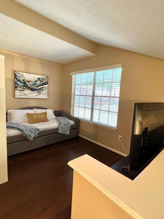 Centrally Located Houston Retreat! Sleeps 8, 10 Min To Downtown, Free Parking Εξωτερικό φωτογραφία